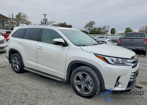2017 Toyota Highlander Limited z USA, uszkodzony, nr VIN 5TDYZRFH6HS223274